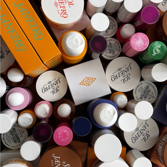 ✨ SOL DE JANEIRO MYSTERY BOX — Scents, Creams, Mists & More! 2X MSRP VALUE - Picture 8 of 14